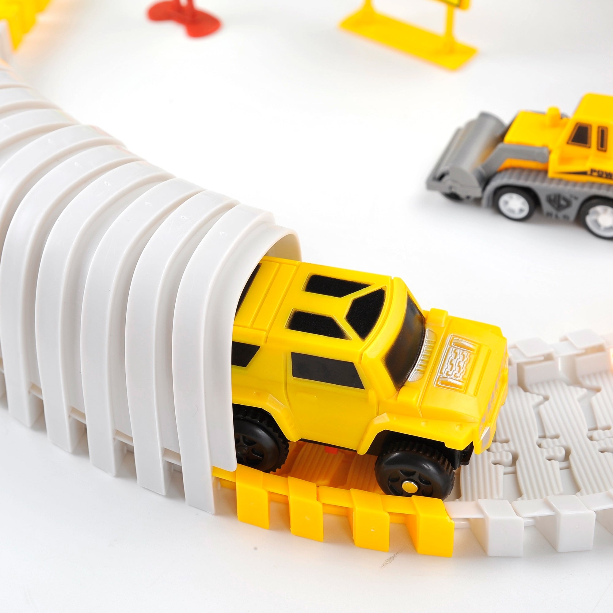 236 Pieces Construction Race Tracks W/6 Cars